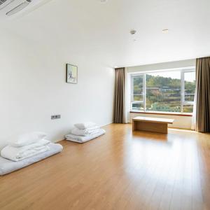 Standard Ondol Room with Mountain View
