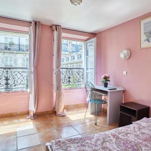 Single Room with Shared Bathroom
