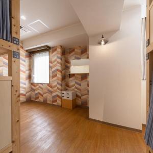 Family Room with Shared Bathroom(4 Adults)