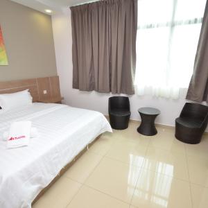 Deluxe Double Room 1 with Window
