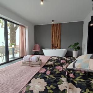 Deluxe Double Room with Bath and Sauna