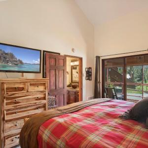 Apartment with Mountain View