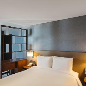 Deluxe Double Room with Harbor View