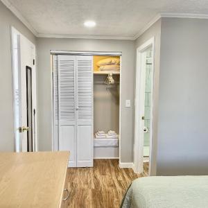One Bedroom Apartment