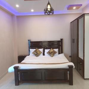 King Room with Mountain View