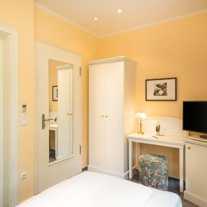 Standard Single Room (in our annex 197 ft from the main building)