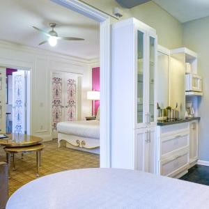 Studio with Two Queen Beds