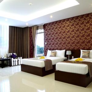 Executive Triple Room with Balcony 