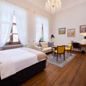 Junior Suite with Spa Access