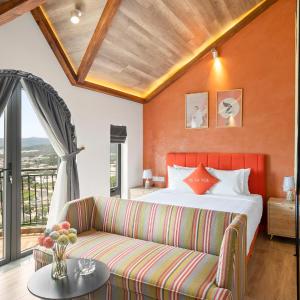 Suite with Balcony