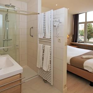 Family suite with bunk beds