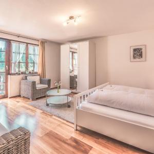 Family Room with Balcony (2 Adults + 2 Children)