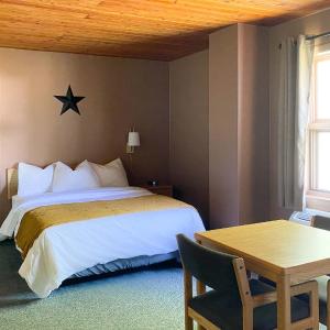 Queen Room