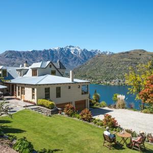 Suite with Lake View