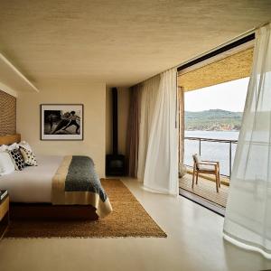 Cave Suite with Sea view