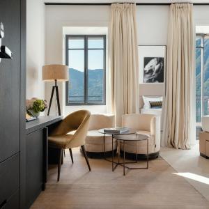 Junior Suite with Lake View