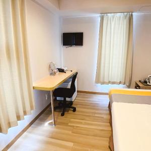 Semi Double Room