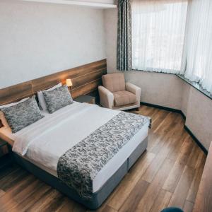 Large Two-Bedroom Suite with Balcony and Sea View