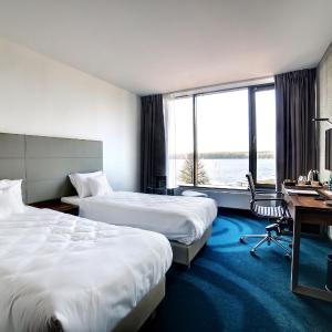 Double or Twin Room with Lake View