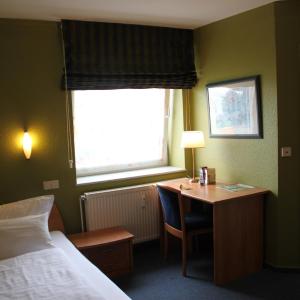 Single Room with Private Bathroom