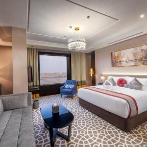 Superior King Suite