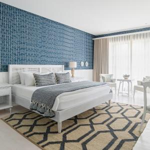 Junior Suite with Balcony