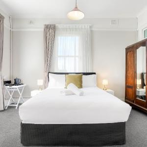 Queen Room with Shared Bathroom