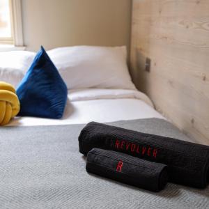 Private Bijou Bed - Shared Facilities 