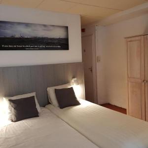 Double or Twin Room with Private Bathroom