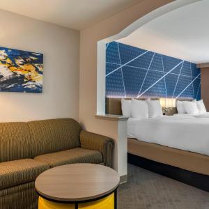 Queen Suite with Two Queen Beds - Non-Smoking