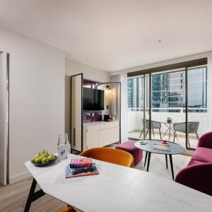 One-Bedroom Suite with Balcony and City VIew