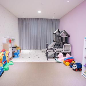 Family Room with Kids Pool 