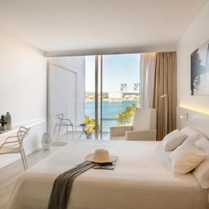 Double or Twin Room with Partial Sea View