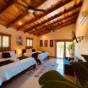 Deluxe King Suite
