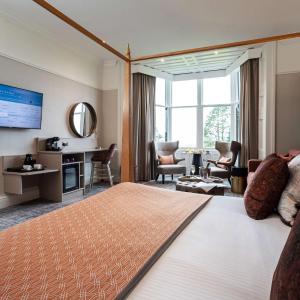Executive Suite - Non-Smoking