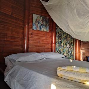 Bungalow - Water Front 