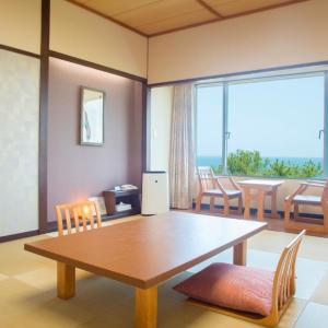 Standard Room with Four Futon Beds and Park View