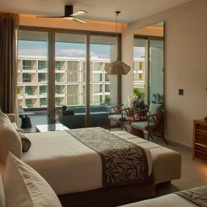 Preferred Club Jr. Suite Panoramic View  2 Queen Beds