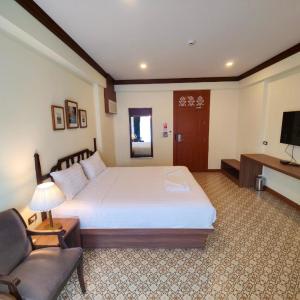 Deluxe Double or Twin Room
