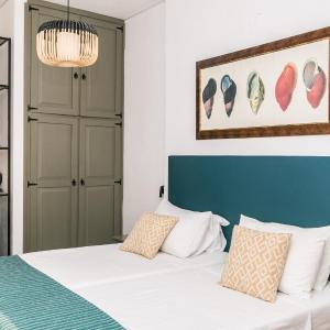 Double or Twin Room with Sea View