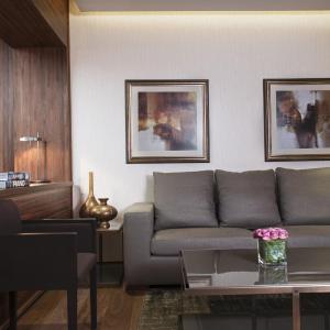 Executive Suite with Land View