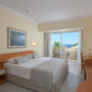 Standard Room with Garden View