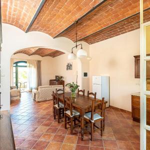 Three-Bedroom Apartment (5 Adults) - Split Level