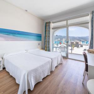 Twin Room with Sea View and Direct Access to Solarium