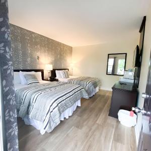 Double Room with Two Double Beds - Non-Smoking