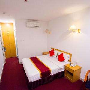 Deluxe Queen Room