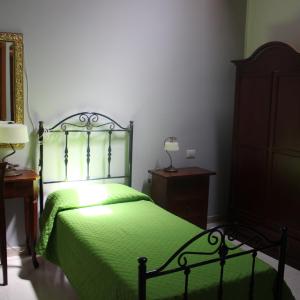 Single Room with Skylight
