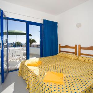 Two-Bedroom Apartment with Sea View (5 Adults)