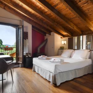 Junior Suite with Garden View