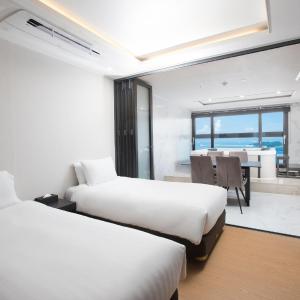Suite with Spa Bath